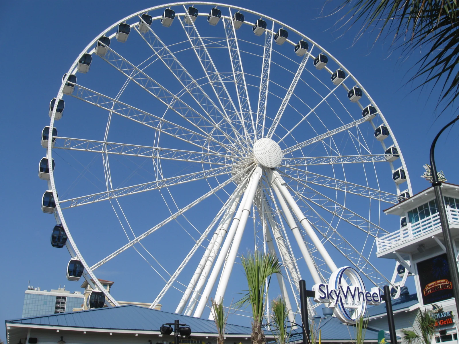 SkyWheel Myrtle Beach against a blue sky